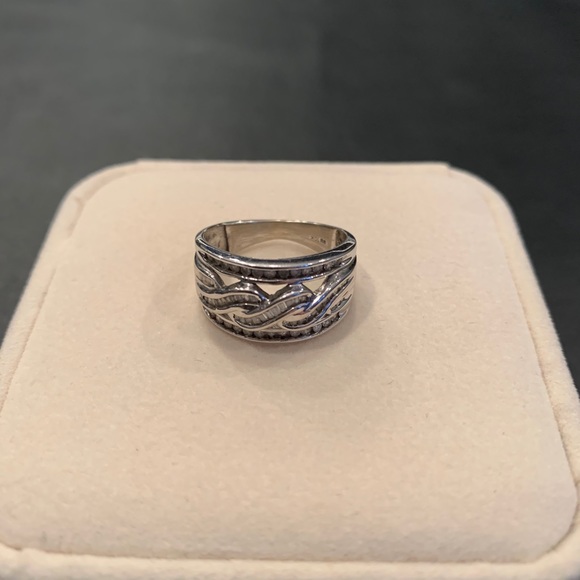Jewelry - 10k white gold ring